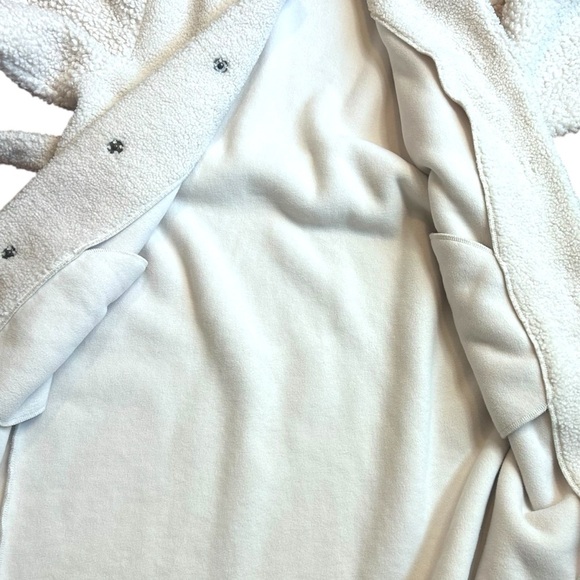 JW Anderson x Uniqlo Women's Sherpa Boa Fleece Belted Jacket- Size Large - Picture 12 of 15